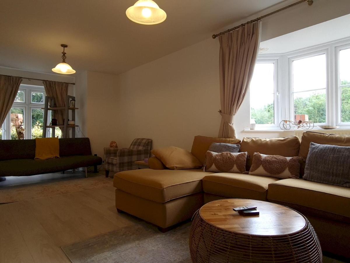 Pass The Keys Well Located Modern 5 Bedroom House Μπέρμιγχαμ Εξωτερικό φωτογραφία