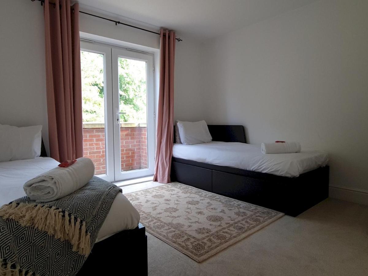 Pass The Keys Well Located Modern 5 Bedroom House Μπέρμιγχαμ Εξωτερικό φωτογραφία